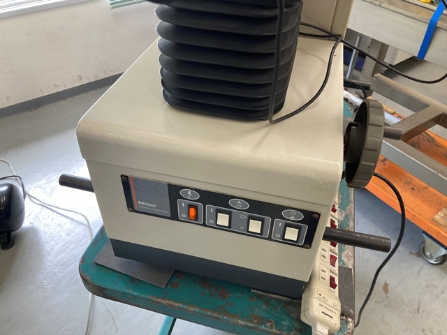 ミツトヨ PJ-2500 投影機 の画像 5枚目