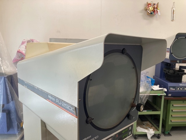 ミツトヨ PJ-2500 投影機 の画像 6枚目