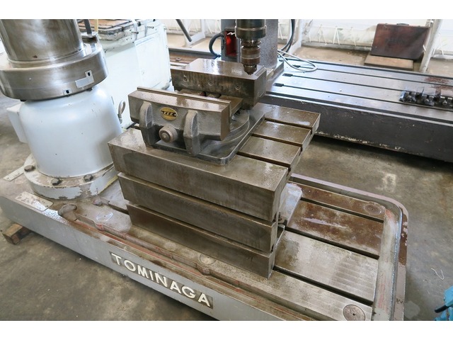 TOMINAGA IRON WORKS RH-1225 Radial Drilling Machine Image 4