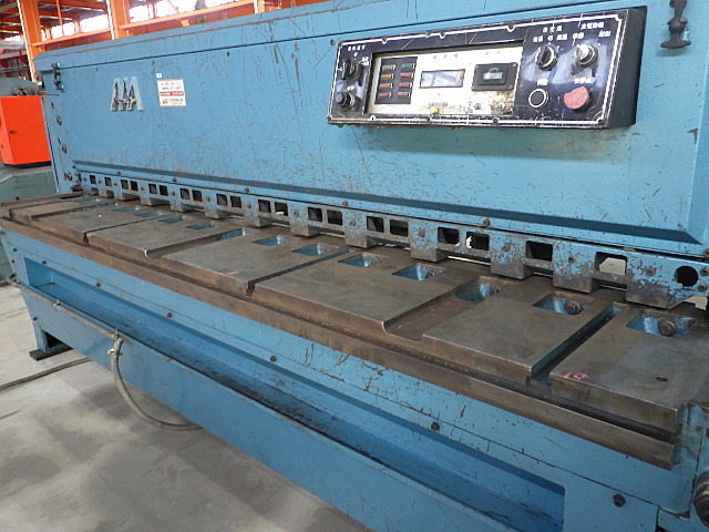 AIZAWA TEKKOSHO A525 Shearing Machine Image 2