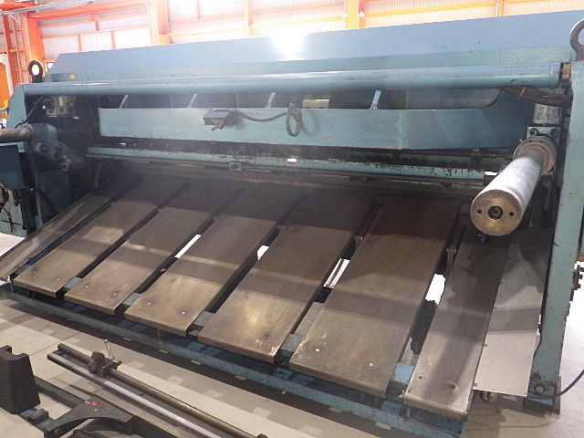 AIZAWA TEKKOSHO A525 Shearing Machine Image 5