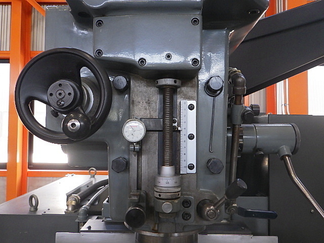 MAKINO AVNC-74 NC Vertical Milling Machine Image 3