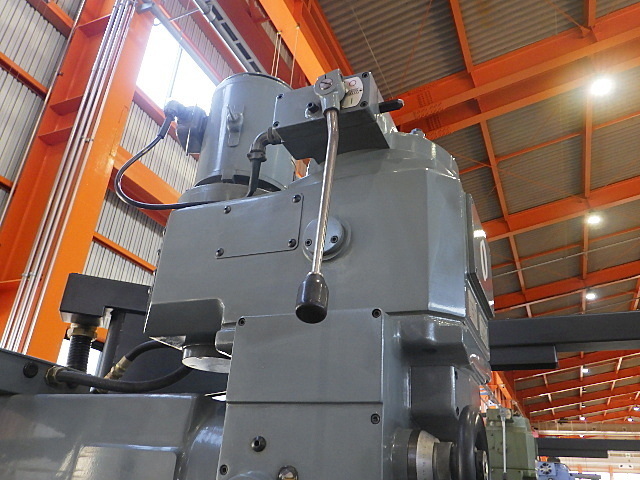 MAKINO AVNC-74 NC Vertical Milling Machine Image 4