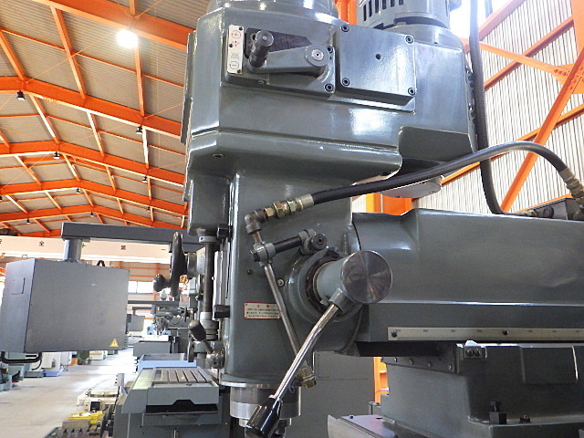MAKINO AVNC-74 NC Vertical Milling Machine Image 5