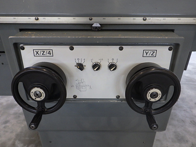 MAKINO AVNC-74 NC Vertical Milling Machine Image 8