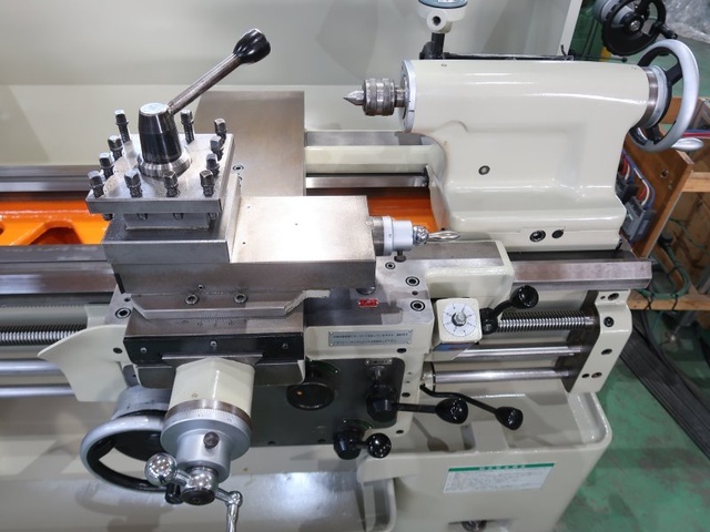 Takisawa Machine Tool TAL460x1000 Lathe Image 4
