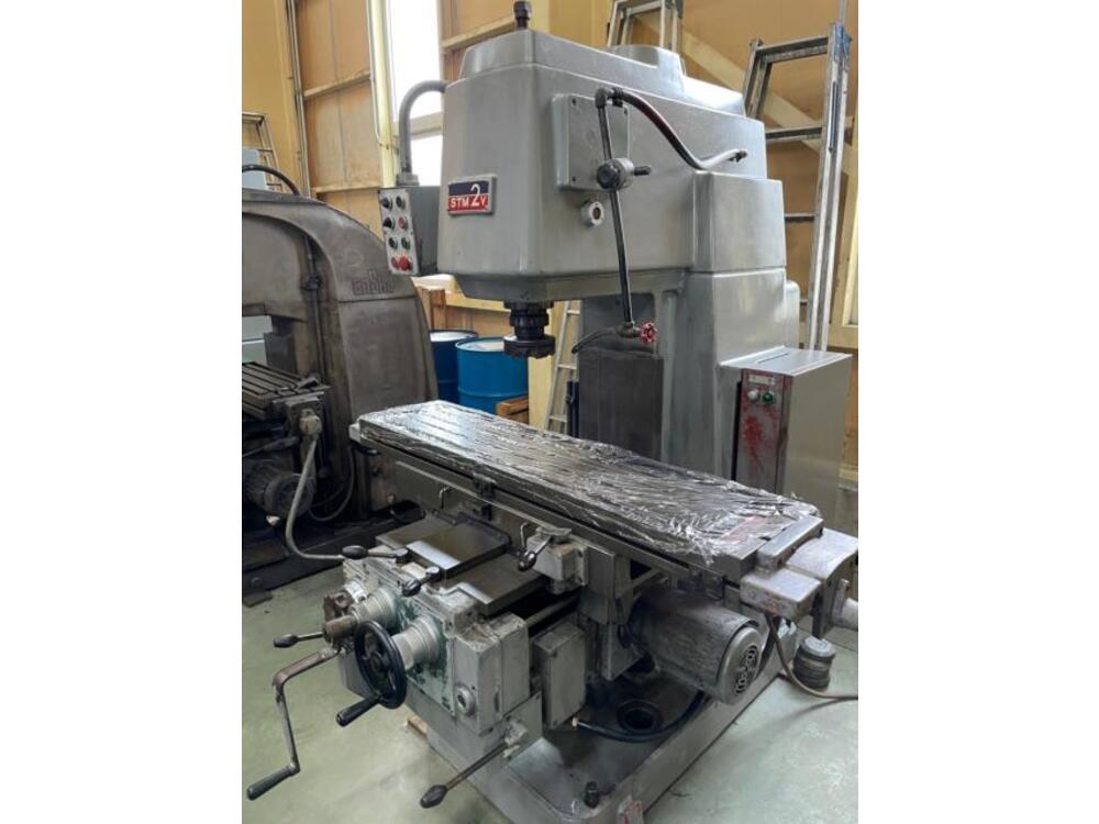 OKUMA & HOWA STM-2V Vertical Milling Machine KN-00047 Image
