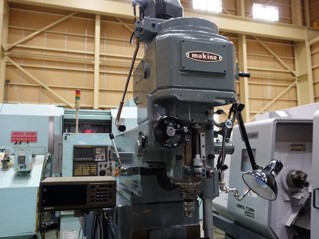 MAKINO BV?J-85 Vertical Milling Machine Image 5