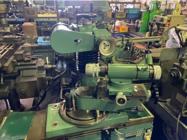 IIDA TEKKOU GE-120S Tool Grinder Image 2