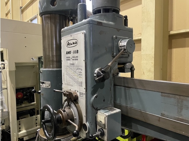 AZUMA TEKKO AMK-10B Radial Drilling Machine Image 3