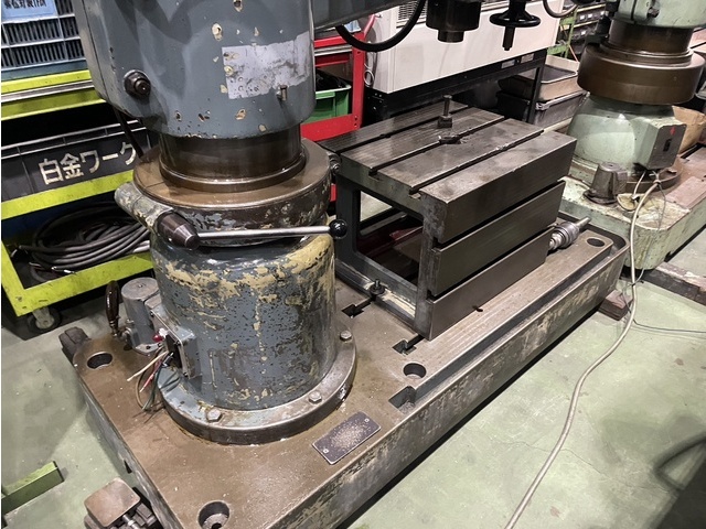 AZUMA TEKKO AMK-10B Radial Drilling Machine Image 5