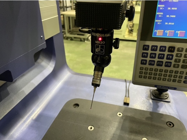 Mitutoyo QM-M333 CMM Image 6