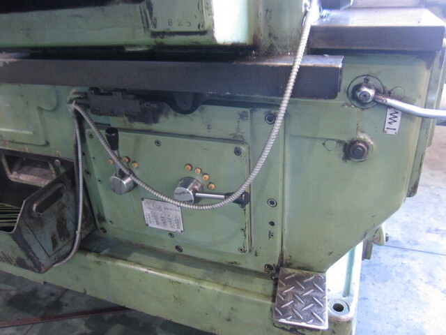OKK MH-5VJ 立型フライス盤 の画像 8枚目