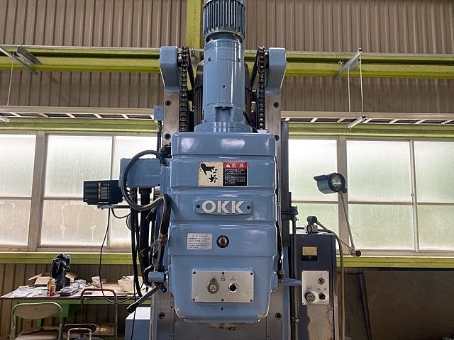 OKK MH-5VJ 立型フライス盤 の画像 3枚目