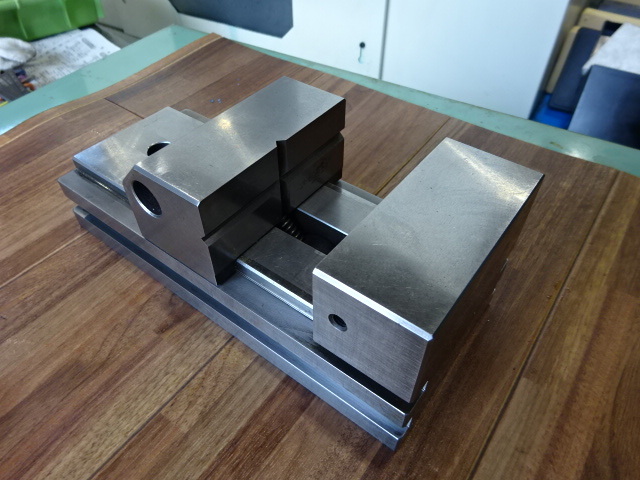 JAPAN AUTOMATIC MACHINE WS120 Vice Image 2