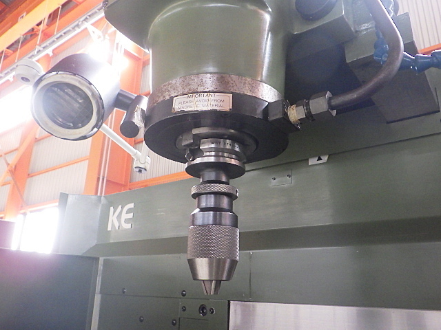 MAKINO KE-55 NC Vertical Milling Machine Image 3