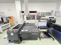 ミツトヨ CRYSTA-Apex V7106 三次元測定機 C171274 の画像