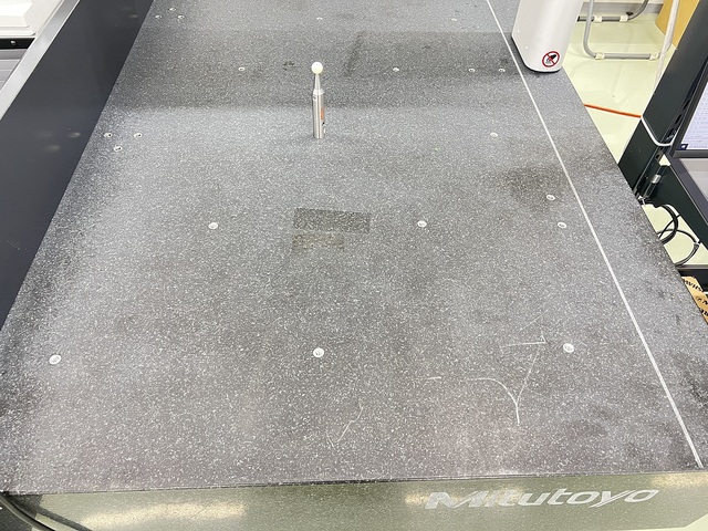ミツトヨ CRYSTA-Apex V7106 三次元測定機 の画像 7枚目
