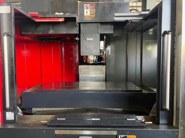 OKK VM76R Vertical Machining Center Image 5