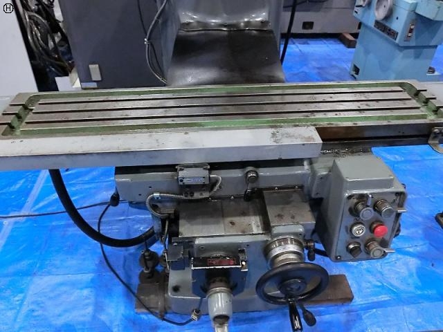 MAKINO 2KGA Vertical Milling Machine Image 3