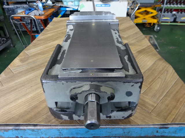 TSUDAKOMA VR-200 Vice Image 4