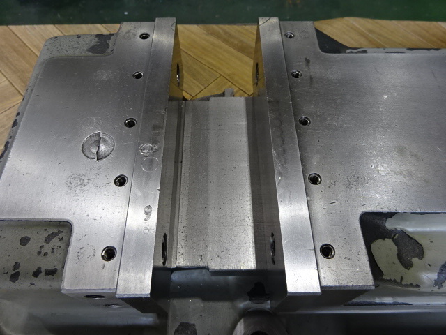 TSUDAKOMA VR-200 Vice Image 5