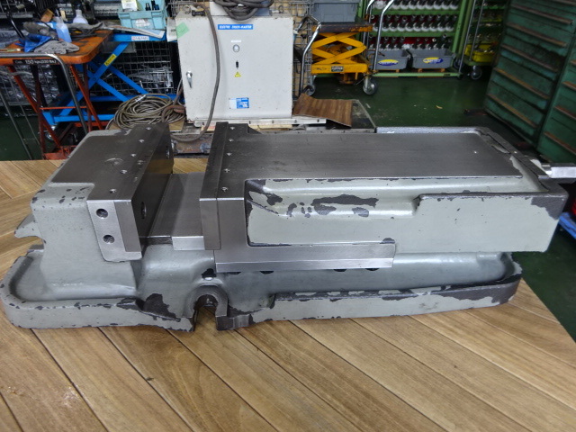 TSUDAKOMA VR-200 Vice Image 6