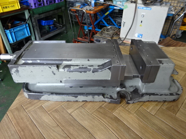TSUDAKOMA VR-200 Vice Image 7