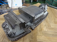 津田駒工業 200-VG バイス C-1795 の画像
