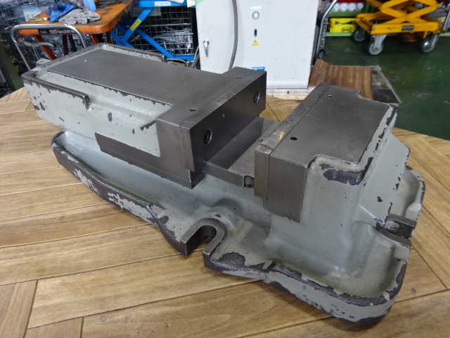 津田駒工業 VR-150 バイス の画像 2枚目
