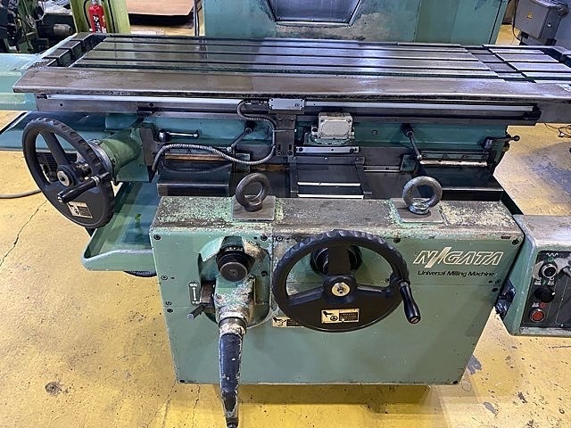 新潟鉄工 3UMD Universal Milling Machine Image 6