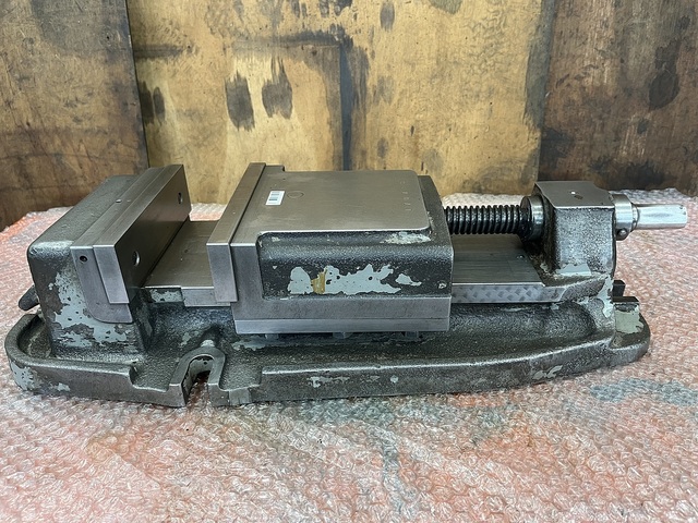 津田駒 VG-175 バイス の画像 1枚目