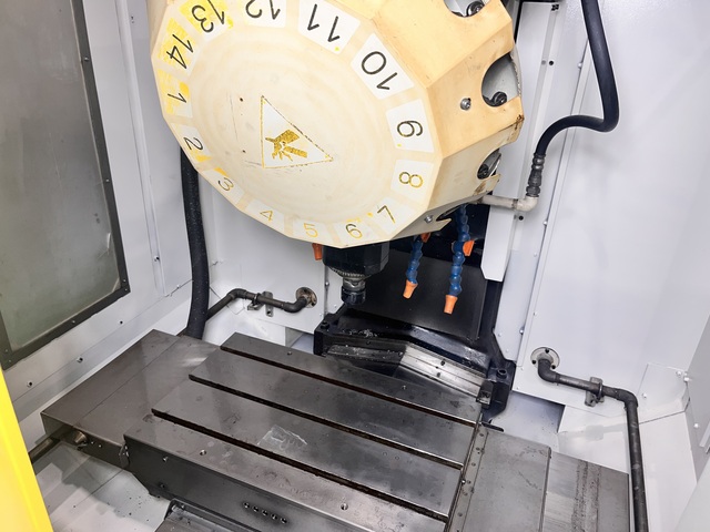 FANUC α-T14iE Vertical Machining Center Image 6