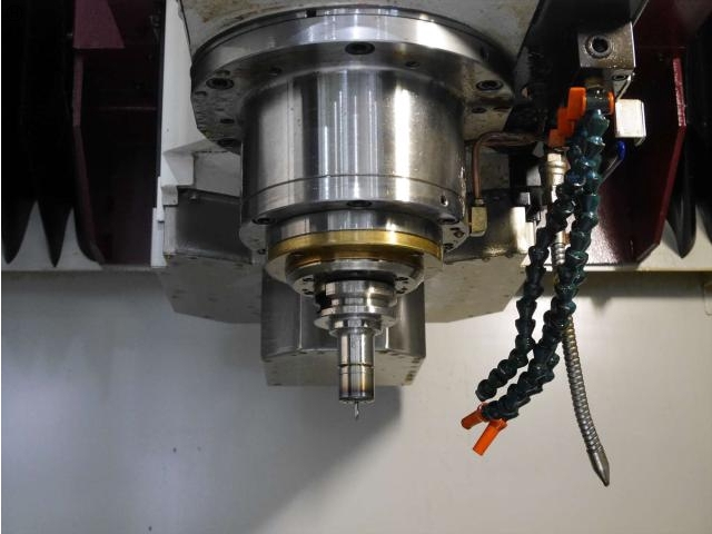 OKK VP-400 Vertical Machining Center Image 3