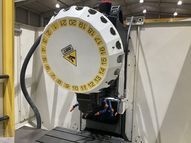 FANUC α-T21iFL Vertical Machining Center Image 3