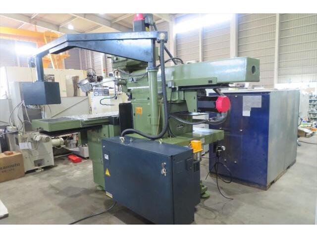 MAKINO AEV4-85 NC Vertical Milling Machine Image 6