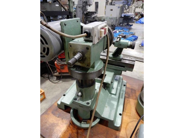 IIDA TEKKOU GT-200B Tool Grinder Image 3