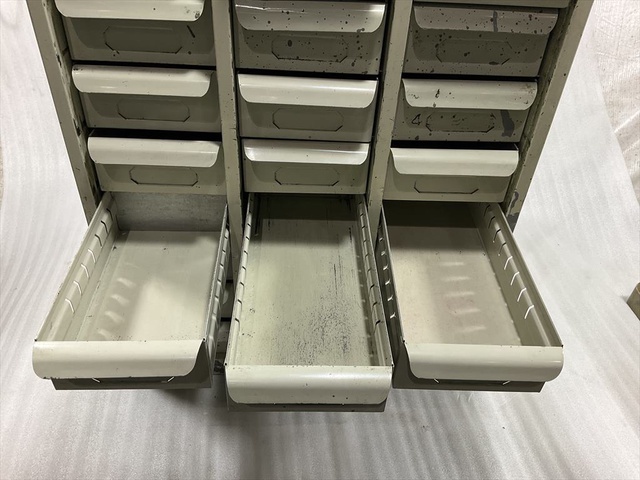  420mm×310mm×520mm 8段×3列 ツールキャビネット の画像 3枚目