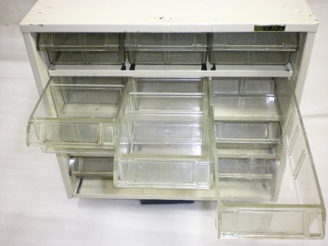 SAKAE 3列4段 Tool Cabinet Image 5