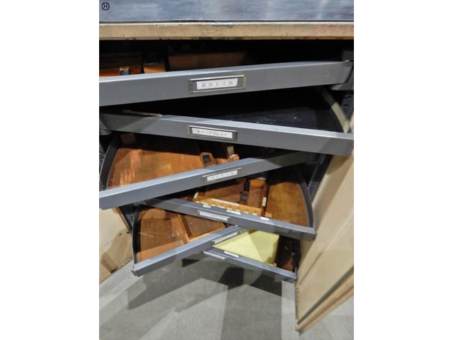  780×460×H1100 Tool Rack Image 3