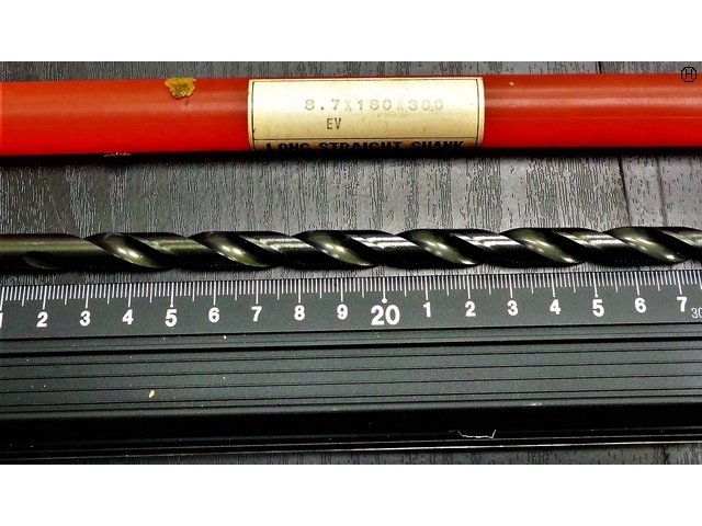KOBELCO 8.7×180×300 未使用 ドリル の画像 2枚目