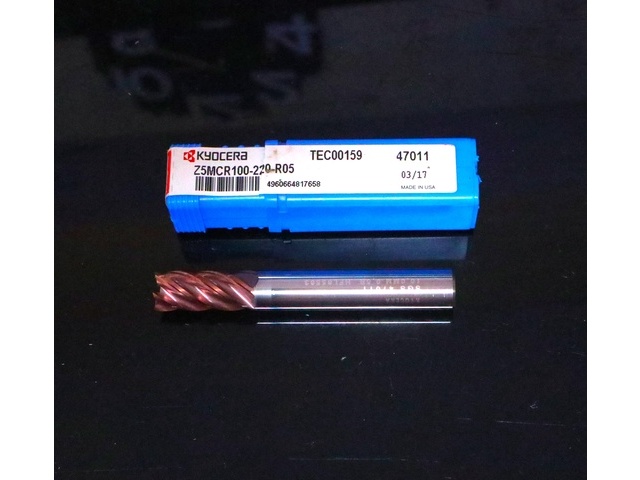京セラ Z5MCR100-220-R05 未使用 エンドミル の画像 1枚目