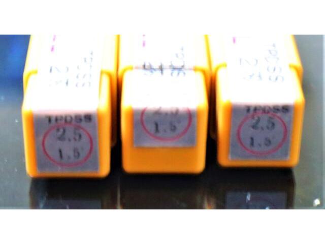 OSG 2枚刃 2.5×1.5° 3個 未使用 エンドミル の画像 3枚目