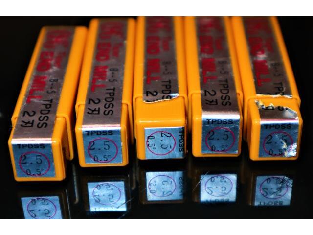 OSG 2枚刃 TPDSS 2.5×0.5° 計5個 未使用 エンドミル の画像 3枚目