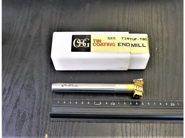 OSG TIN-TUF-TSC 32×15 未使用 エンドミル の画像 1枚目