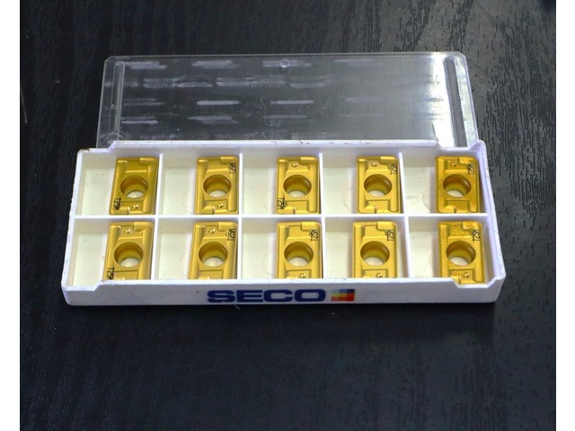 TUNGALOY APFT160416L-M13 T25M 未使用 Insert Chip Image 1