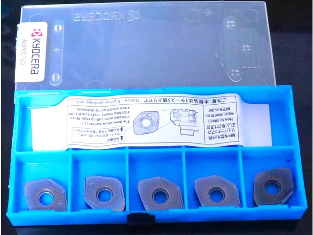 京セラ PNEU1205ANER-W 5個 未使用 インサート・チップ の画像 1枚目