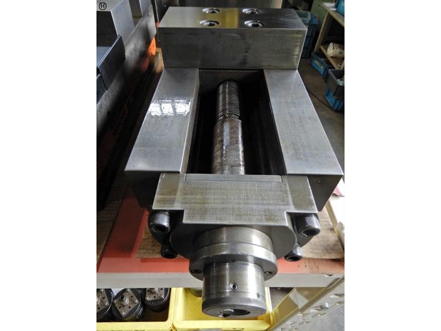Kitagawa  Vice Image 3