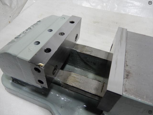 TAKEDA MACHINE TOOLS  Vice Image 2