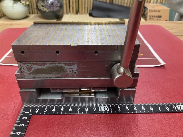  129×69×全高82mm 一部欠けあり Magnet Chuck Image 4